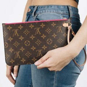 💎✨2021✨💎 Beige Wristlet Louis Vuitton